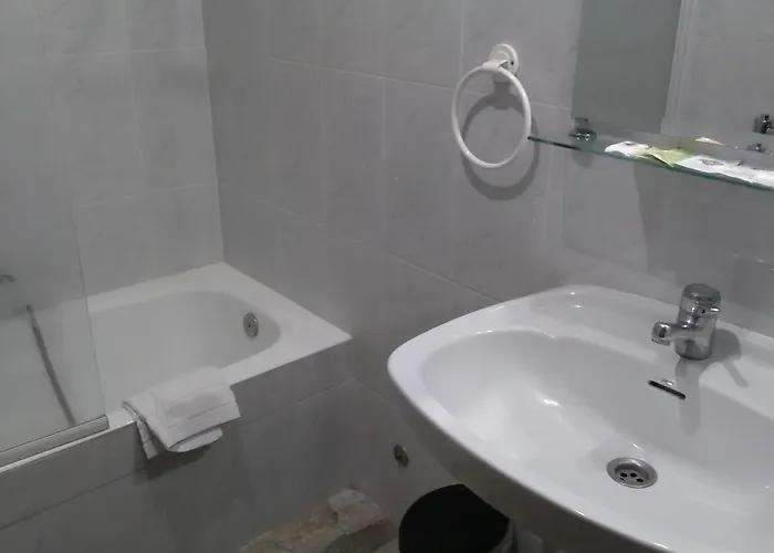 Vandrarhem Restaurante El Cazador *